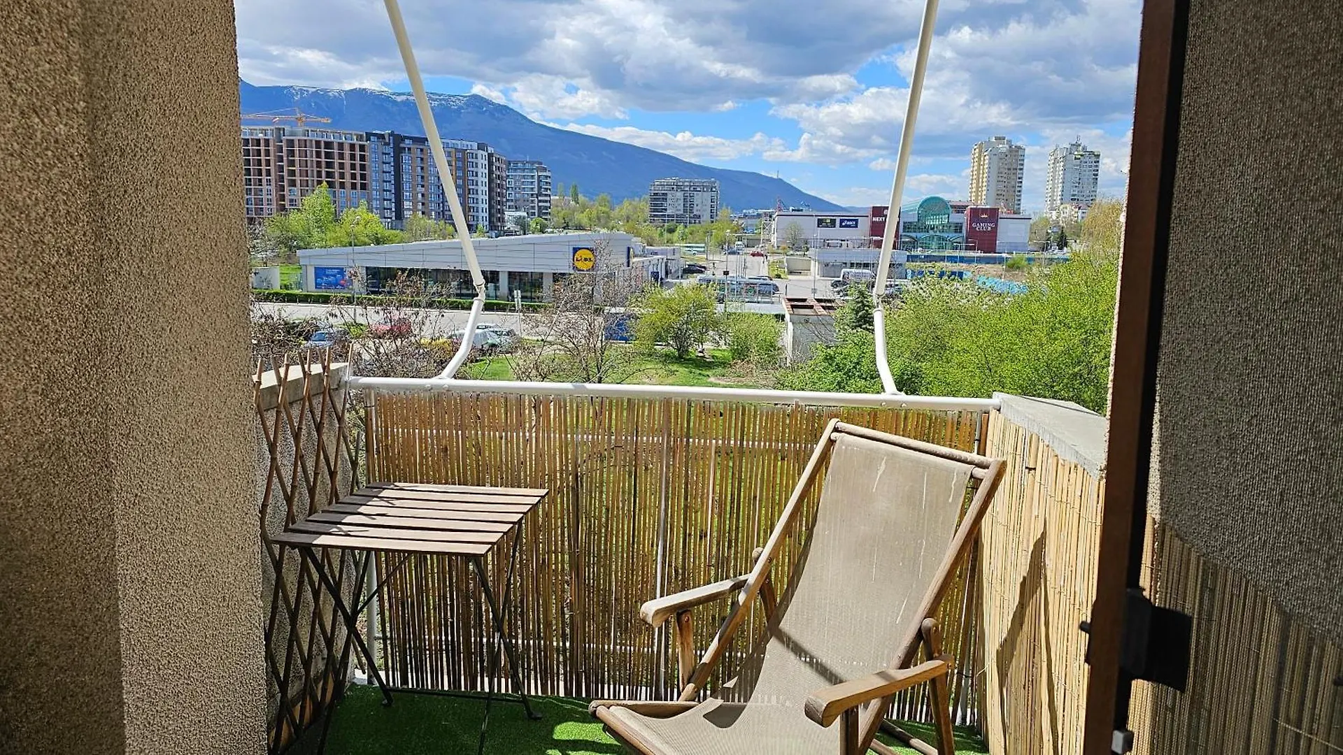 Apartament Business Park Retreat: 1Br With Mountain View Sofia